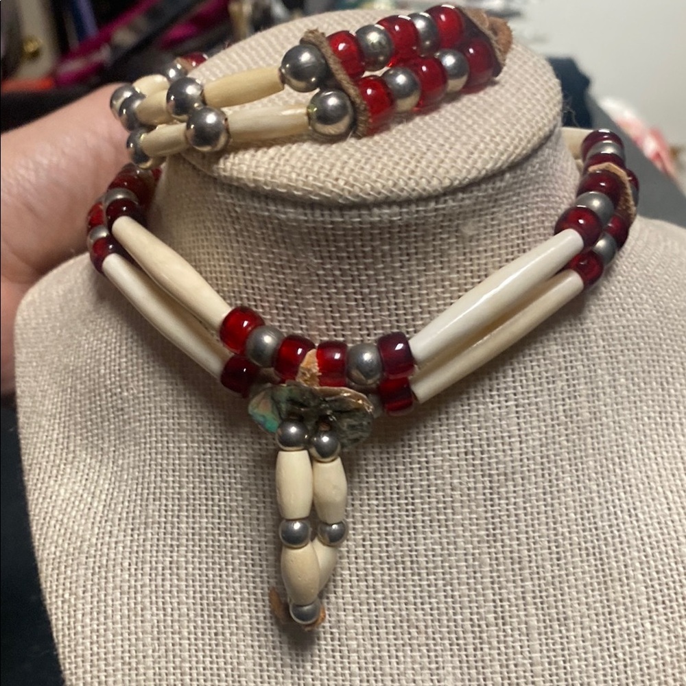 Hamdcrafted Red and Cream Beaded chocker Necklace and Bracelet Set